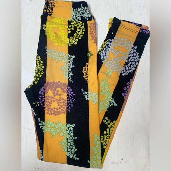 Lularoe Girls L/XL leggings.  Skulls in Halloween pumpkins and bats print. USED - Picture 1 of 2